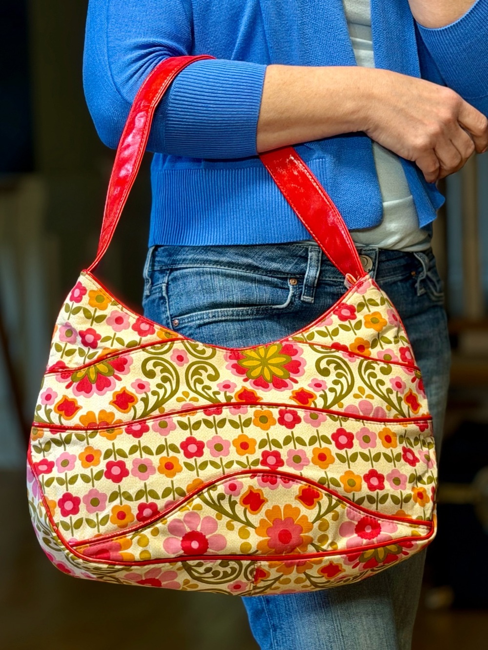 Vera Bradley Dopamine Dressing Retired Folkloric Frill Hobo & Keychain VGUC